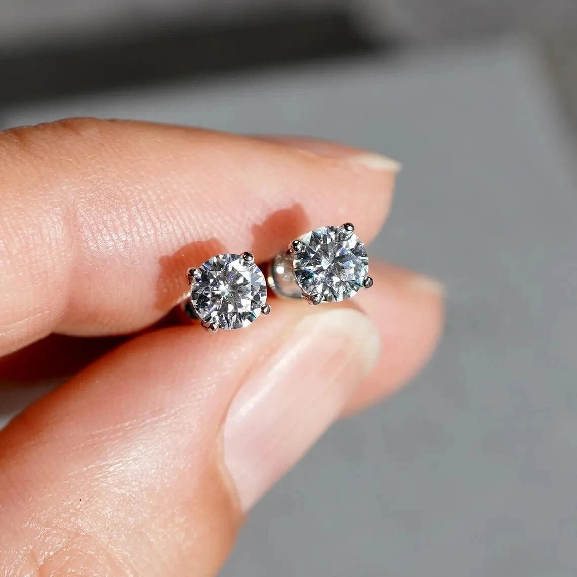 Solitaire Push Back Stud Earring
