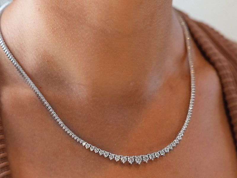 10K White Gold Graduated Tennis Necklace 7 Ct Round Diamonds